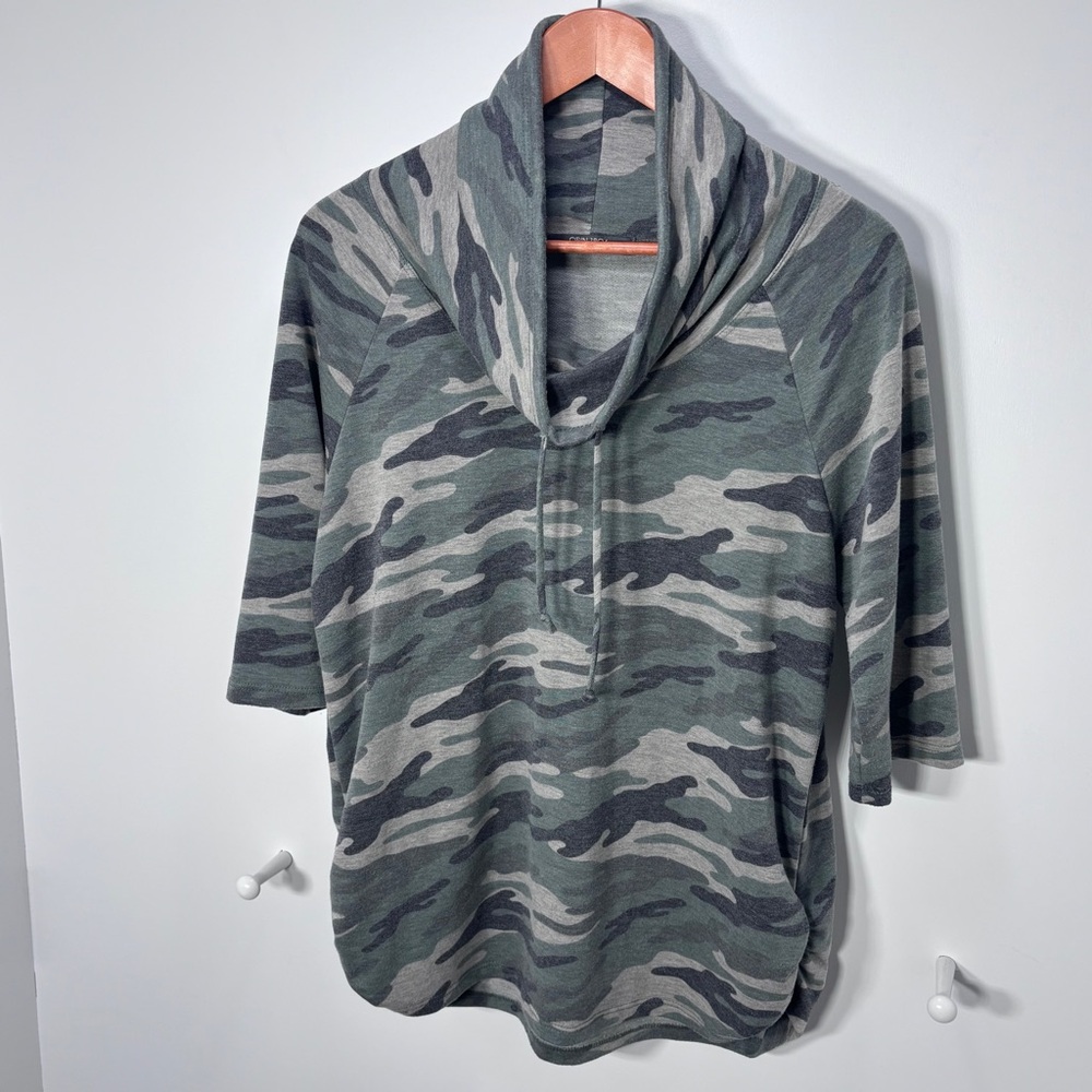 Coin 1804 Los Angeles Green Camo Sweatshirt 1/2 Sleeve Women’s size XL Cowl Neck